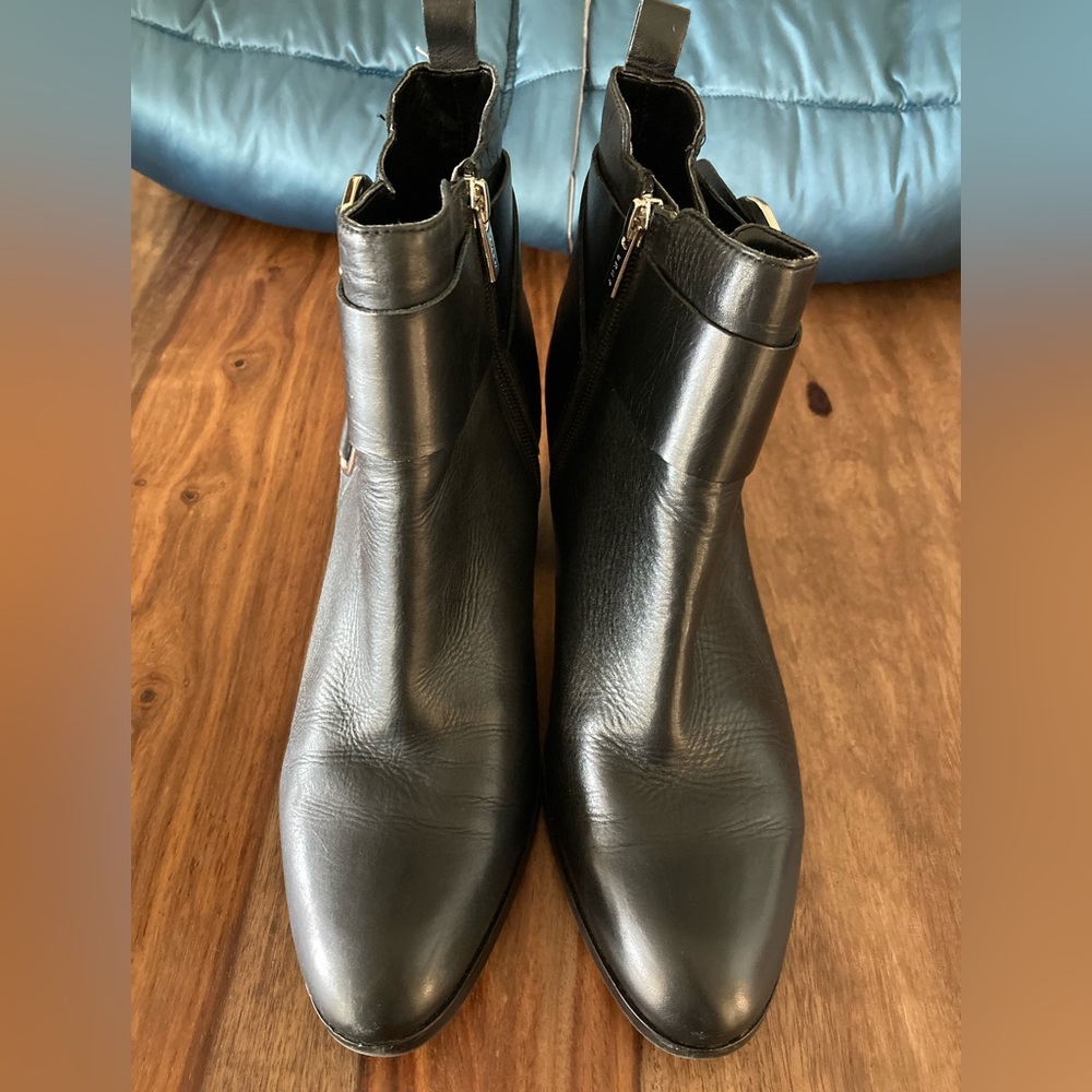 DKNY black leather Chelsea dress ankle  boots